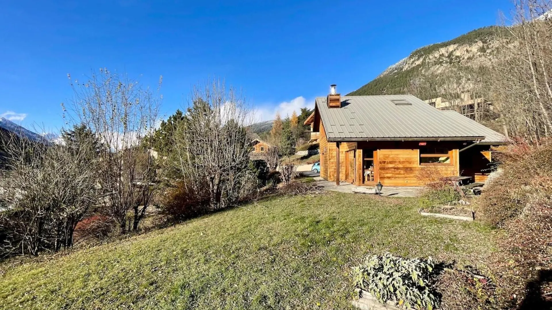 Bright Chalet With Spacious Garden In Briancon