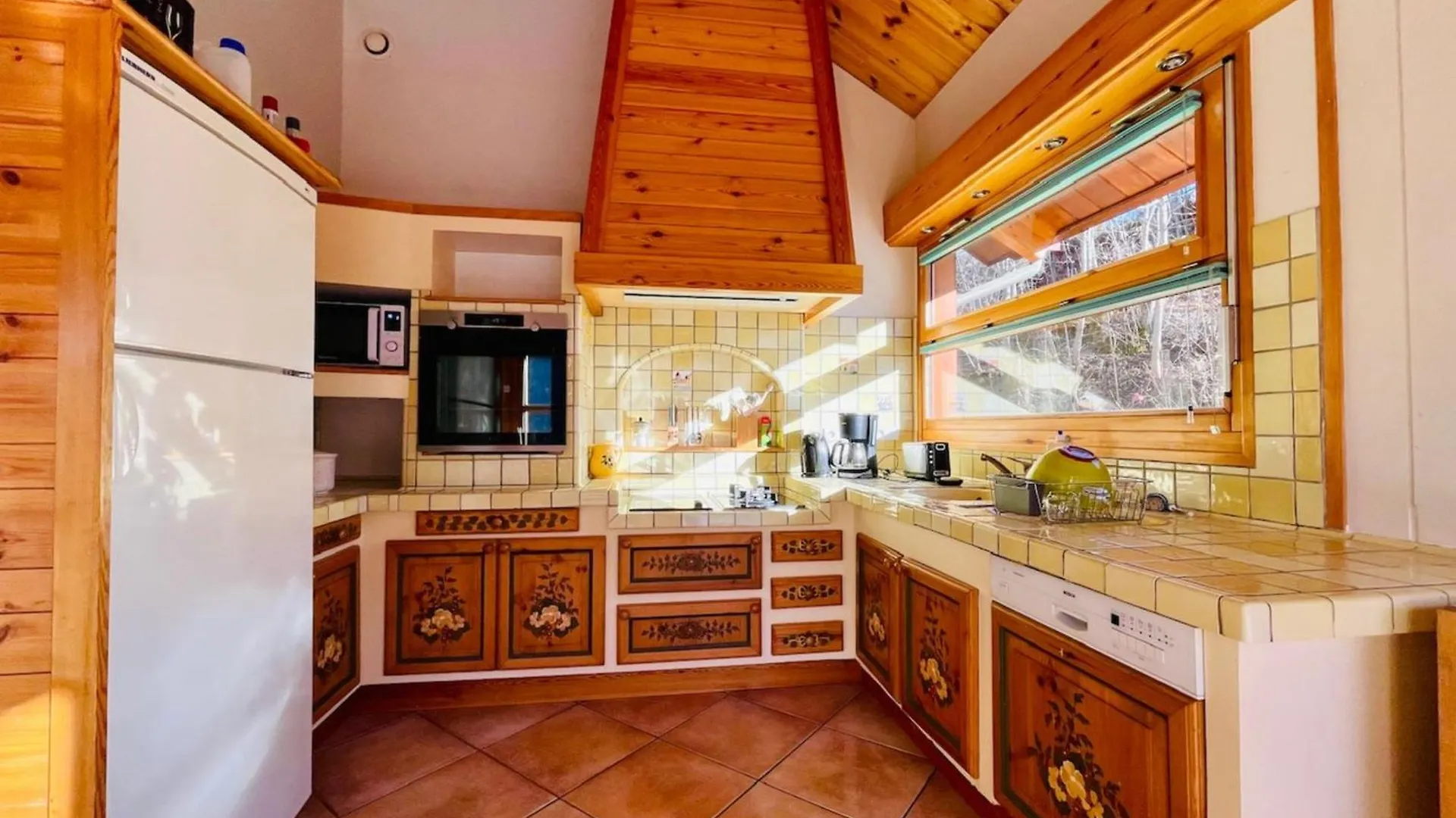 Bright Chalet With Spacious Garden In Briancon France
