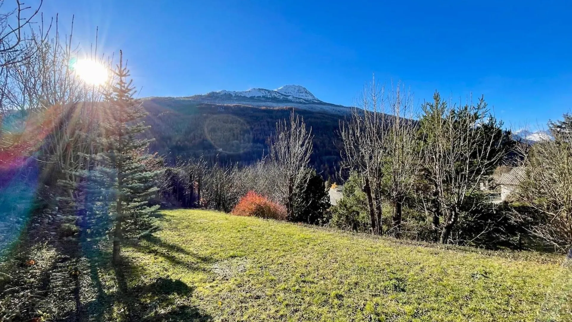 Bright Chalet With Spacious Garden In Briancon